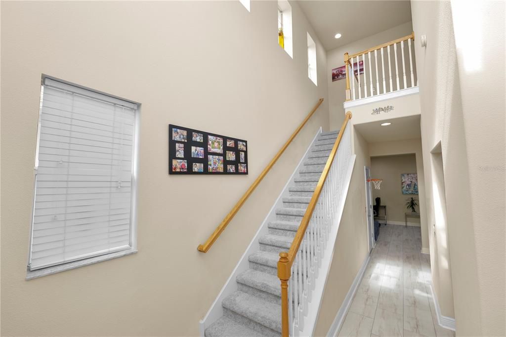 For Sale: $555,000 (3 beds, 3 baths, 2334 Square Feet)