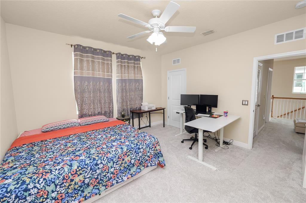 For Sale: $555,000 (3 beds, 3 baths, 2334 Square Feet)