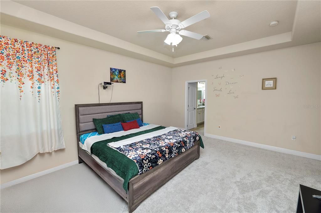 For Sale: $555,000 (3 beds, 3 baths, 2334 Square Feet)