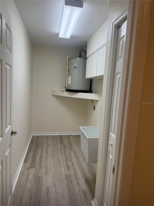 For Sale: $244,900 (2 beds, 2 baths, 1402 Square Feet)