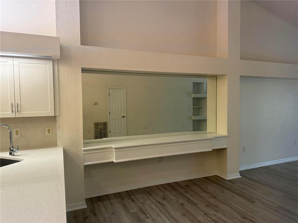 For Sale: $244,900 (2 beds, 2 baths, 1402 Square Feet)