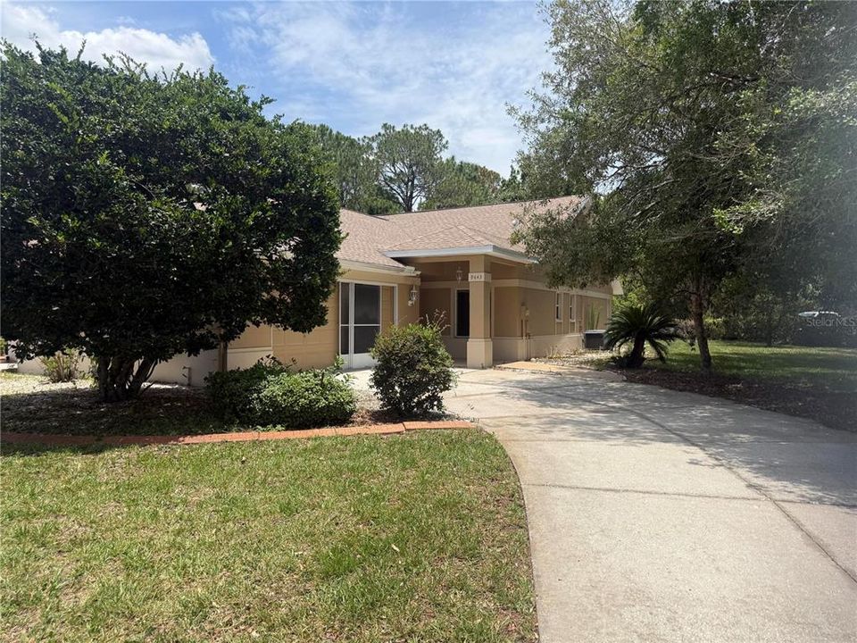 For Sale: $244,900 (2 beds, 2 baths, 1402 Square Feet)