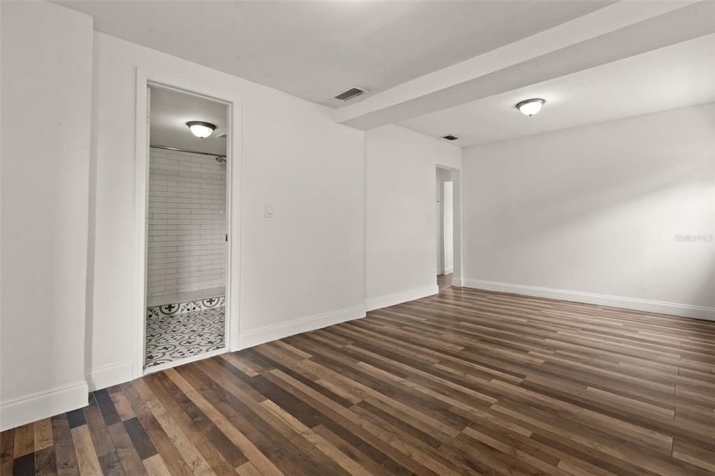 For Sale: $260,000 (3 beds, 2 baths, 1320 Square Feet)