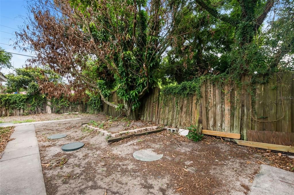 For Sale: $260,000 (3 beds, 2 baths, 1320 Square Feet)