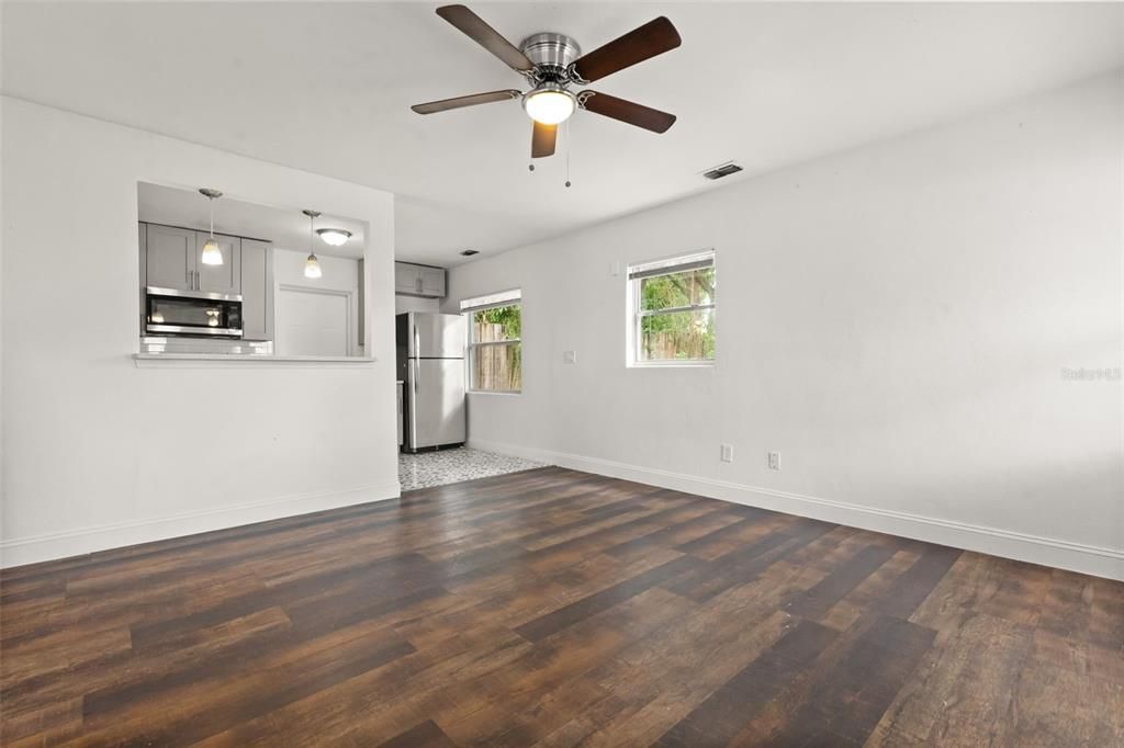 For Sale: $260,000 (3 beds, 2 baths, 1320 Square Feet)