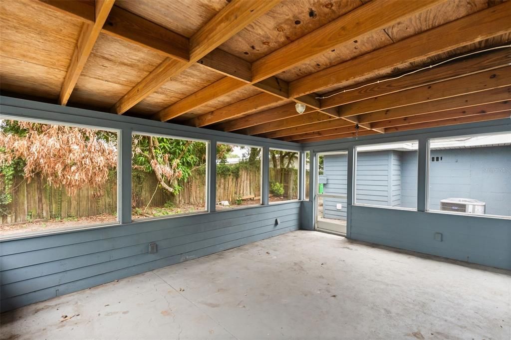 For Sale: $260,000 (3 beds, 2 baths, 1320 Square Feet)