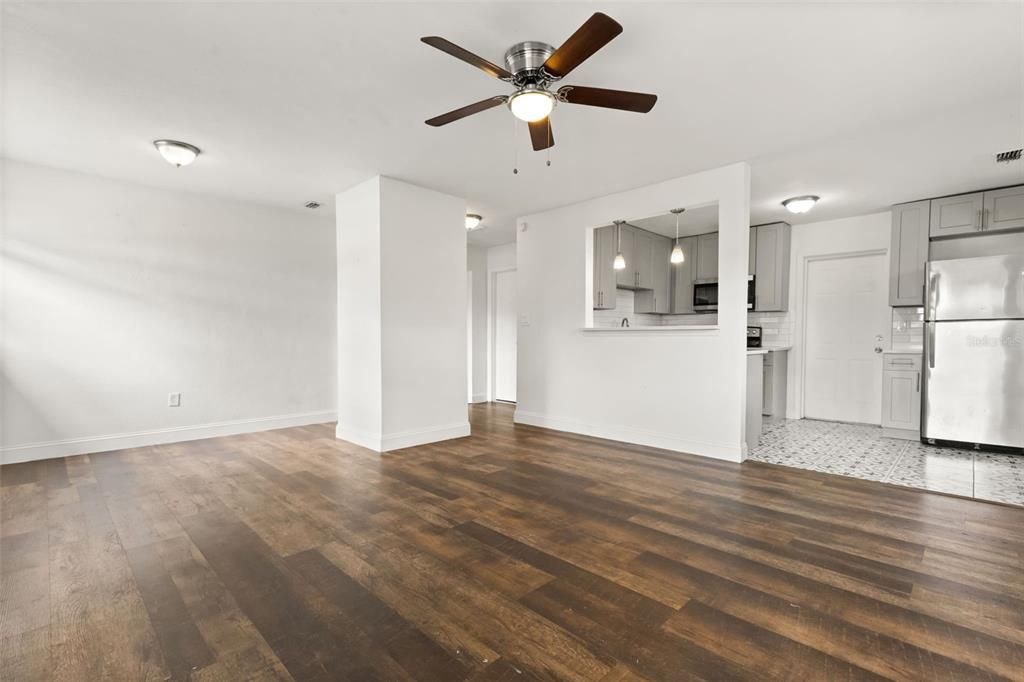 For Sale: $260,000 (3 beds, 2 baths, 1320 Square Feet)