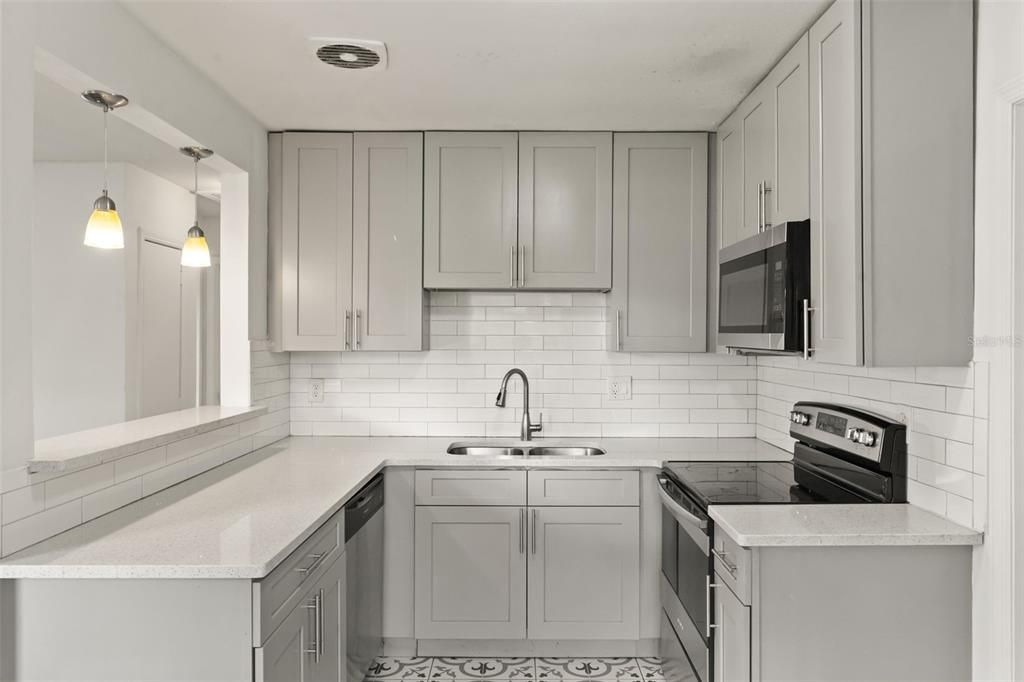 For Sale: $260,000 (3 beds, 2 baths, 1320 Square Feet)
