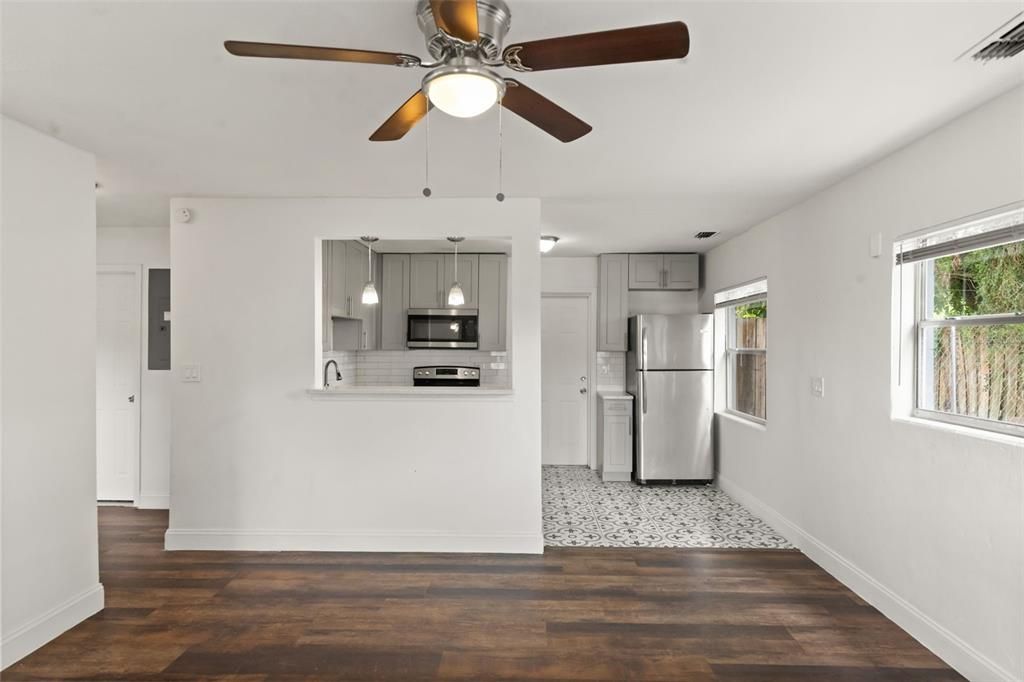 For Sale: $260,000 (3 beds, 2 baths, 1320 Square Feet)
