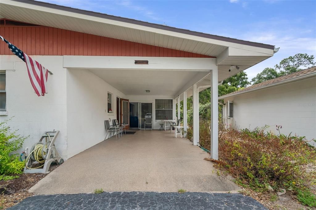 For Sale: $850,000 (5 beds, 3 baths, 2736 Square Feet)