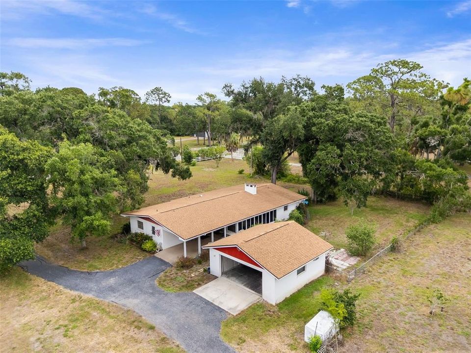 For Sale: $850,000 (5 beds, 3 baths, 2736 Square Feet)