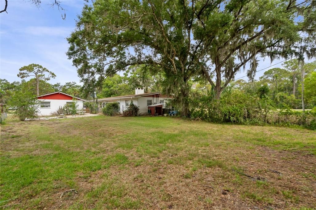 For Sale: $850,000 (5 beds, 3 baths, 2736 Square Feet)