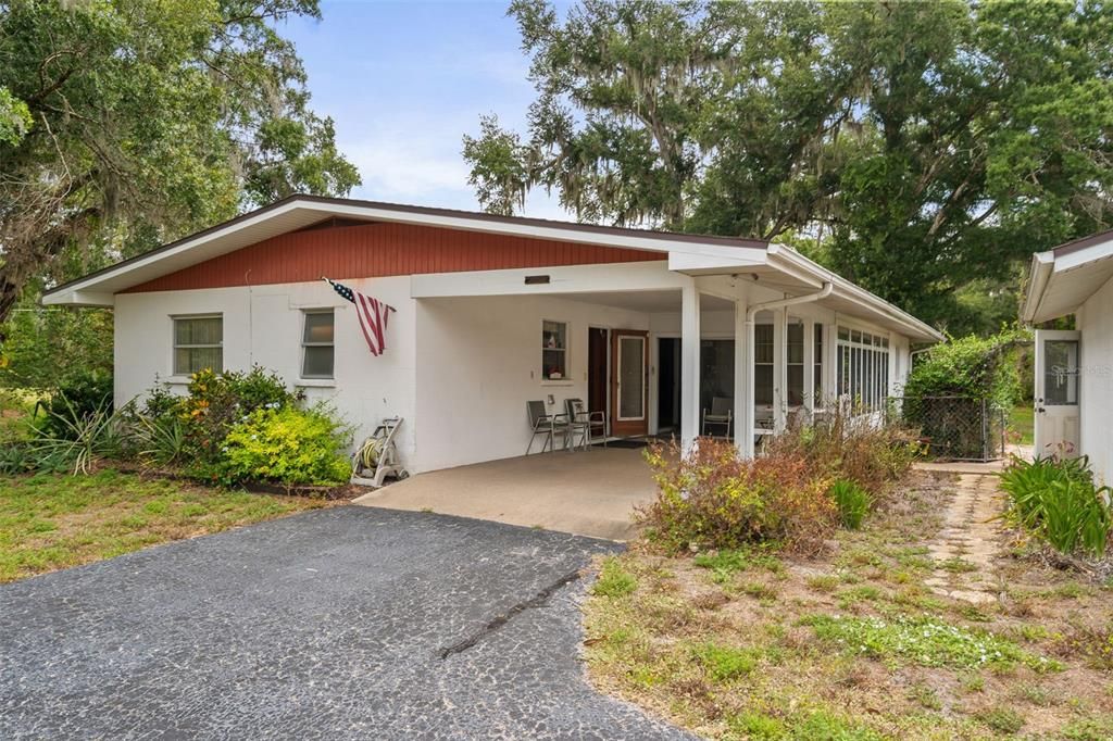 For Sale: $850,000 (5 beds, 3 baths, 2736 Square Feet)