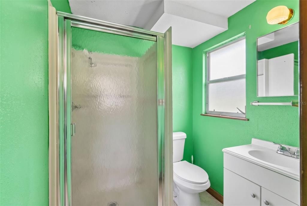 For Sale: $850,000 (5 beds, 3 baths, 2736 Square Feet)
