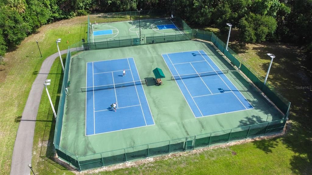 Activo con contrato: $815,000 (4 camas, 3 baños, 2950 Pies cuadrados)