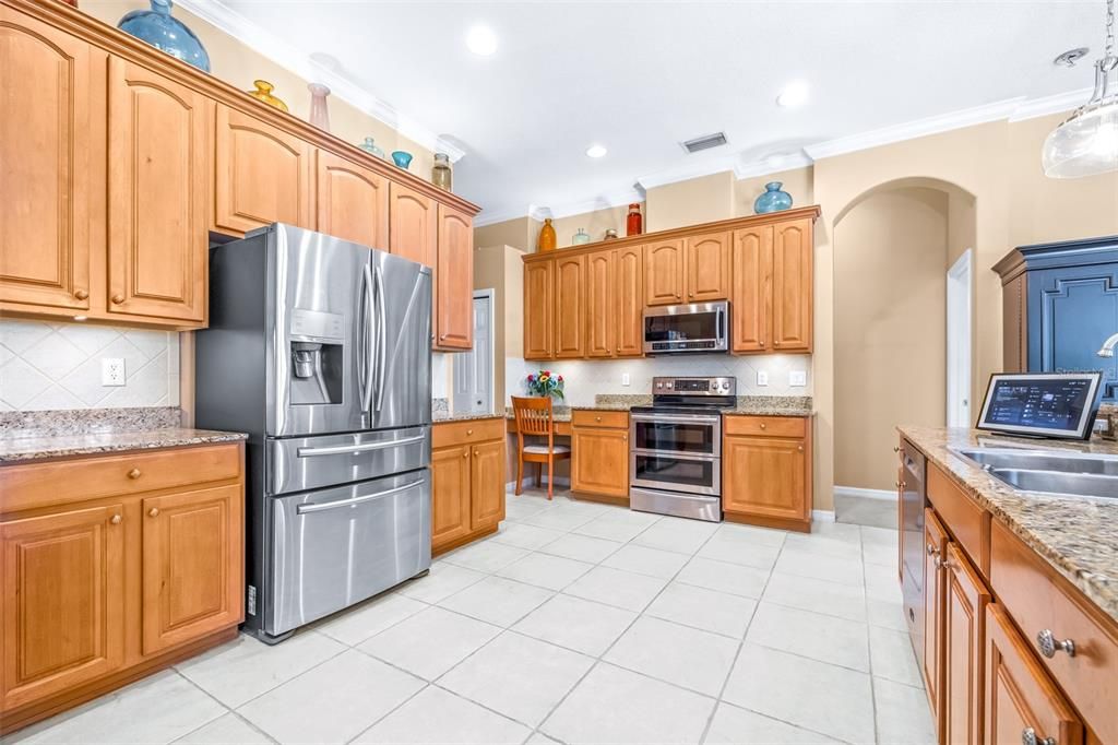 Activo con contrato: $815,000 (4 camas, 3 baños, 2950 Pies cuadrados)