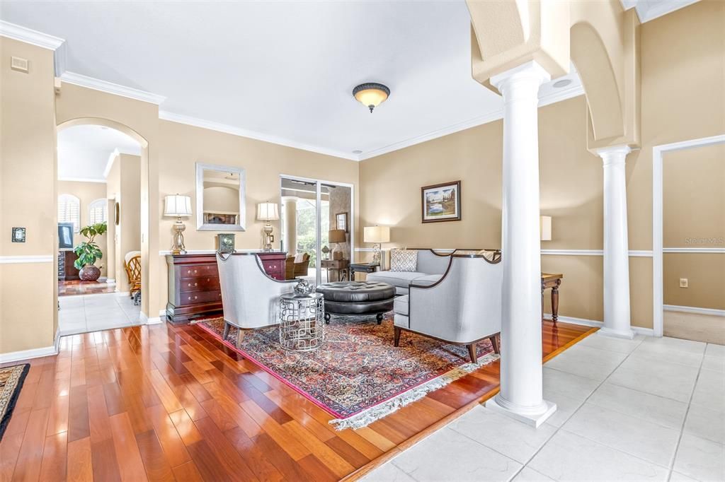 Activo con contrato: $815,000 (4 camas, 3 baños, 2950 Pies cuadrados)