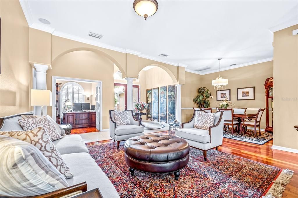 Activo con contrato: $815,000 (4 camas, 3 baños, 2950 Pies cuadrados)