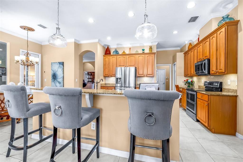 Activo con contrato: $815,000 (4 camas, 3 baños, 2950 Pies cuadrados)