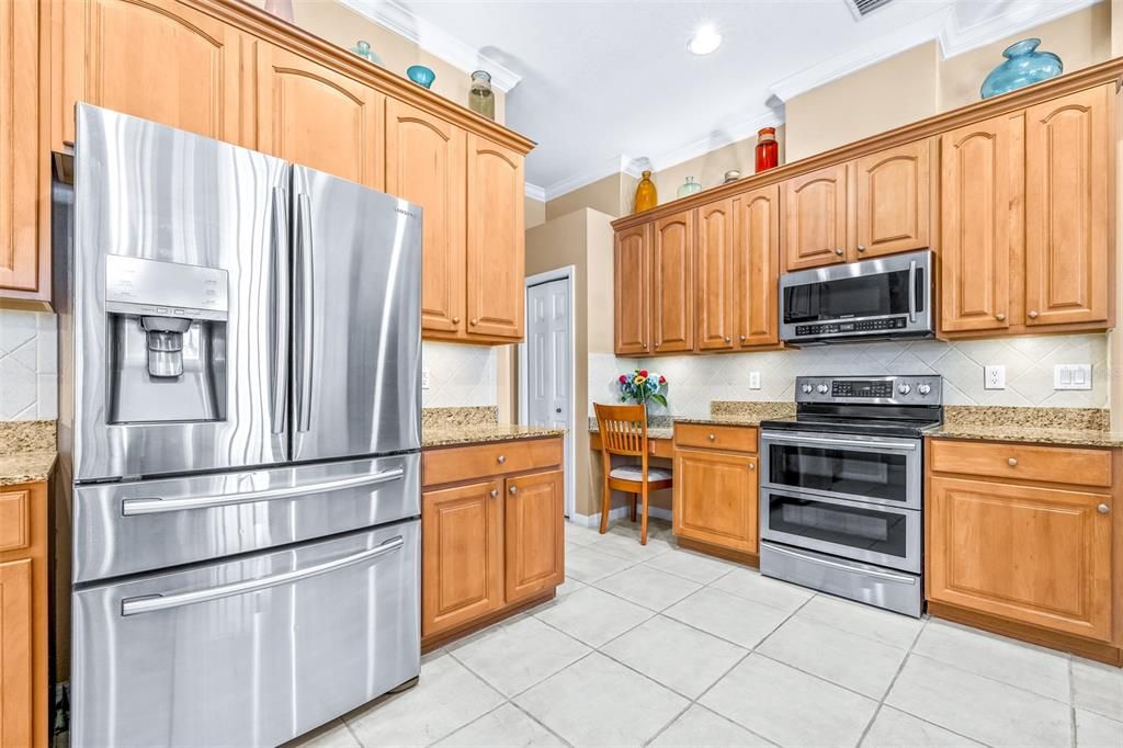 Activo con contrato: $815,000 (4 camas, 3 baños, 2950 Pies cuadrados)