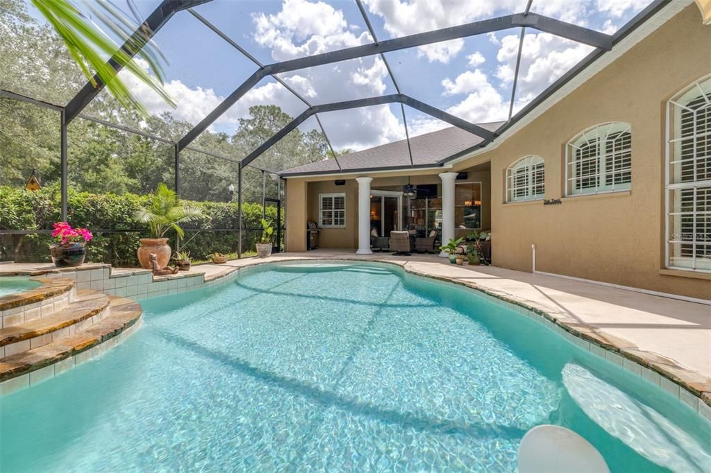Activo con contrato: $815,000 (4 camas, 3 baños, 2950 Pies cuadrados)