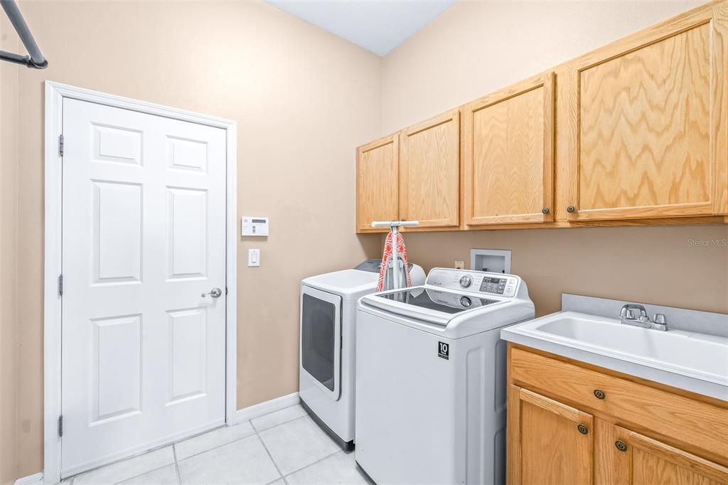 Activo con contrato: $815,000 (4 camas, 3 baños, 2950 Pies cuadrados)