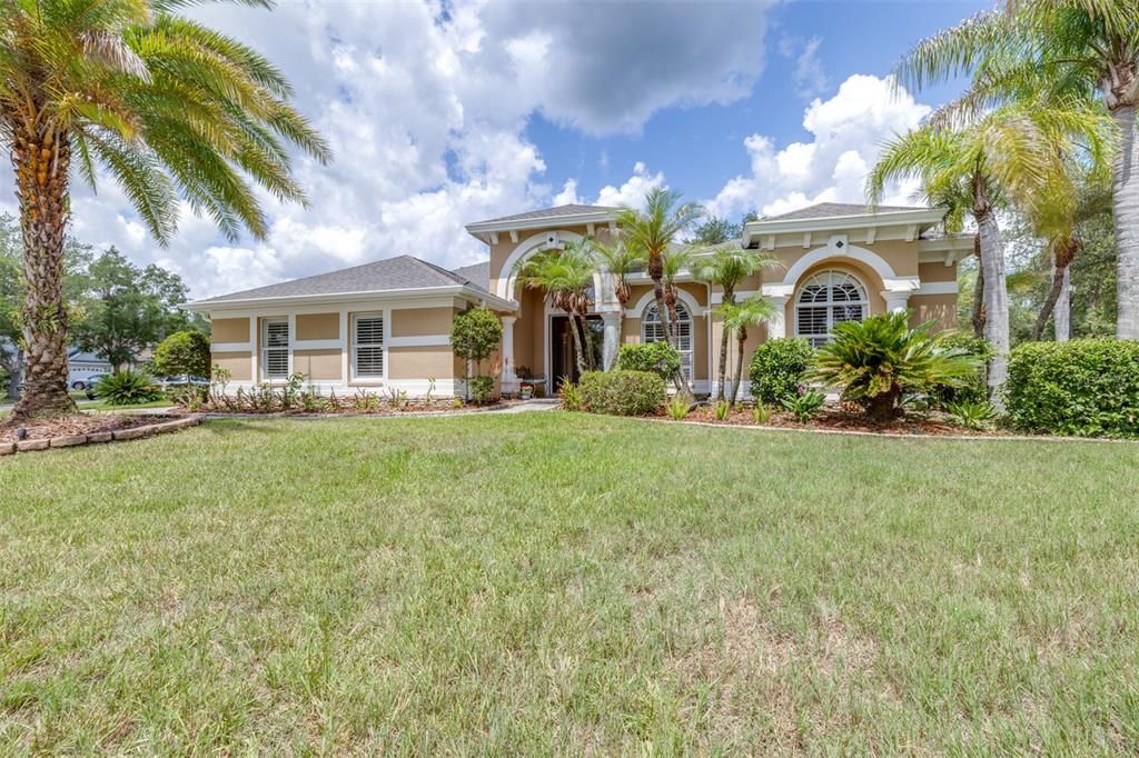 Activo con contrato: $815,000 (4 camas, 3 baños, 2950 Pies cuadrados)