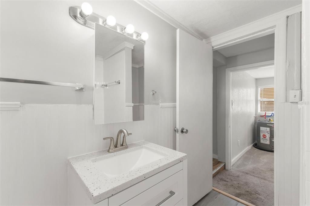 На продажу: $219,000 (3 спален, 1 ванн, 922 Квадратных фут)
