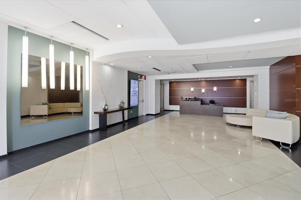 For Sale: $215,000 (1 beds, 1 baths, 644 Square Feet)