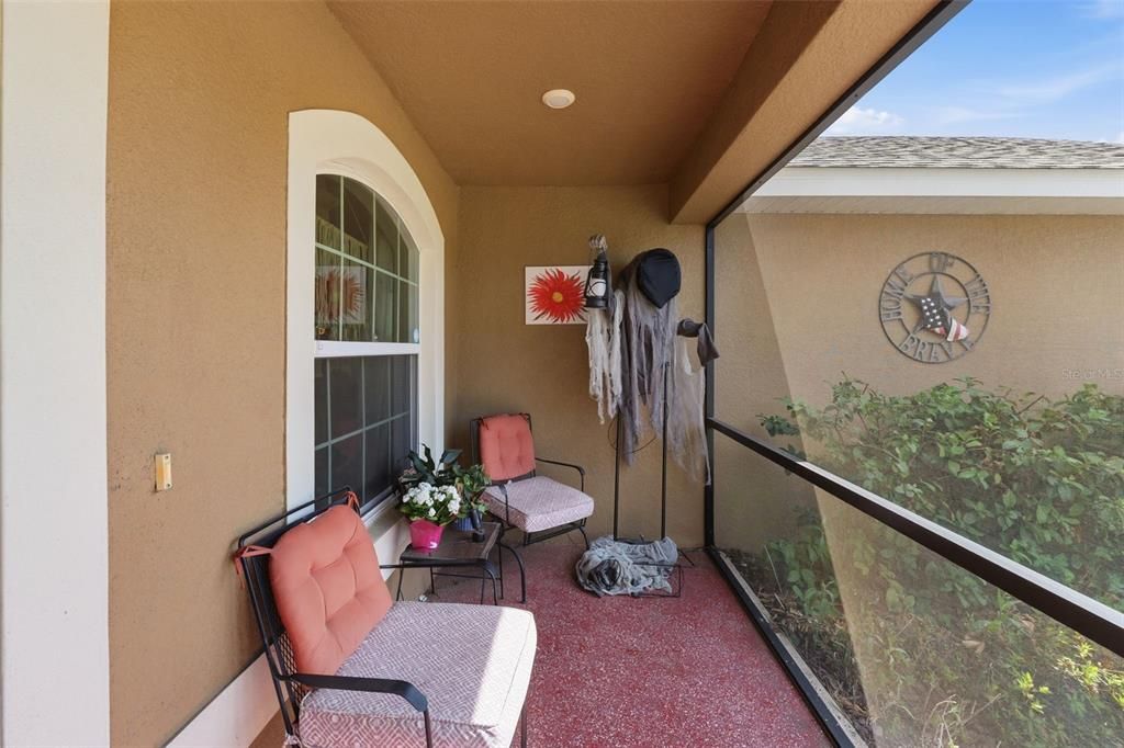 En Venta: $335,000 (3 camas, 2 baños, 2035 Pies cuadrados)