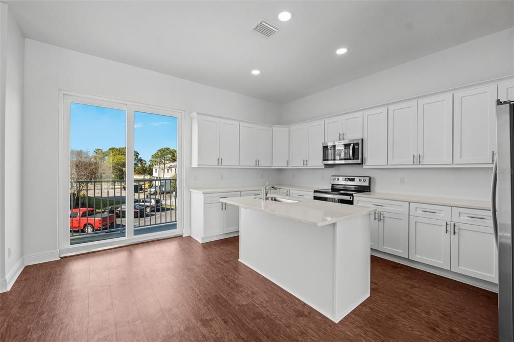 For Rent: $2,400 (3 beds, 2 baths, 1670 Square Feet)