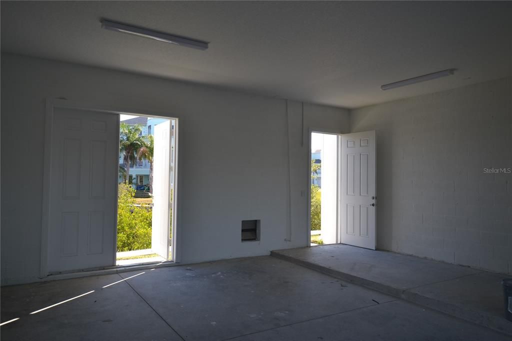 For Rent: $2,400 (3 beds, 2 baths, 1670 Square Feet)