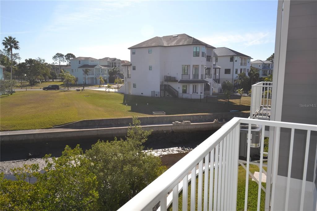 For Rent: $2,400 (3 beds, 2 baths, 1670 Square Feet)