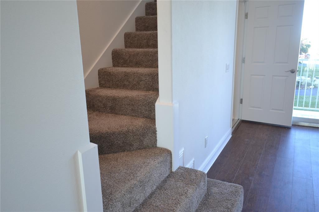 For Rent: $2,400 (3 beds, 2 baths, 1670 Square Feet)