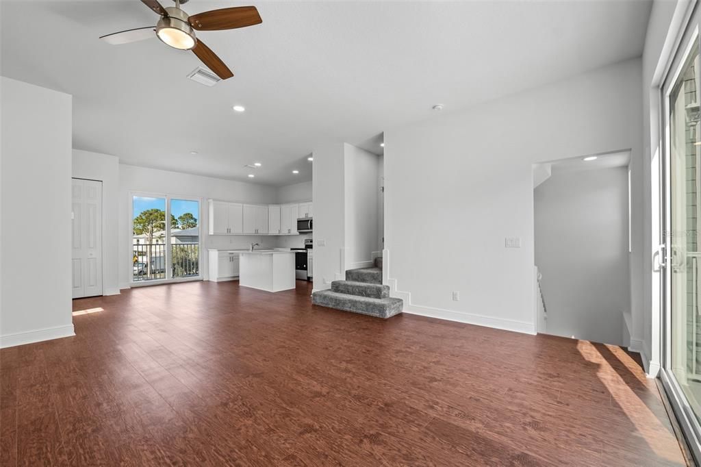 For Rent: $2,400 (3 beds, 2 baths, 1670 Square Feet)