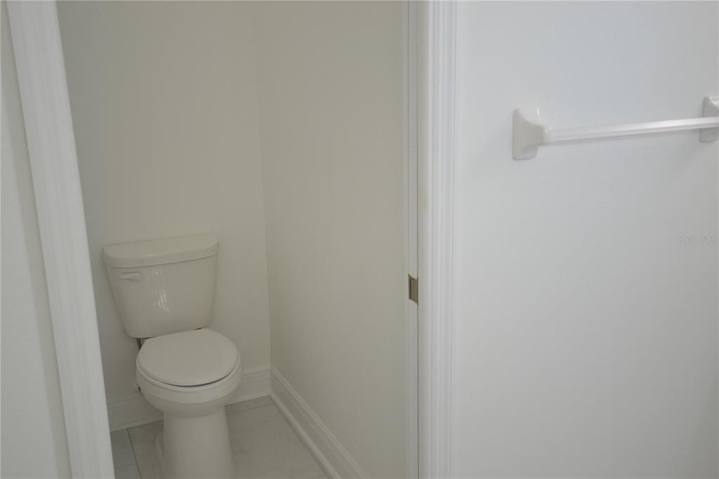 For Rent: $2,400 (3 beds, 2 baths, 1670 Square Feet)