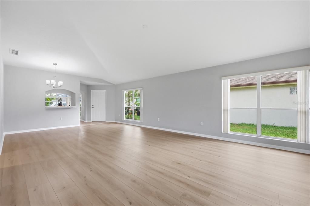 На продажу: $349,900 (3 спален, 2 ванн, 1505 Квадратных фут)