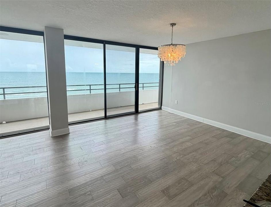 For Sale: $499,000 (2 beds, 2 baths, 1215 Square Feet)