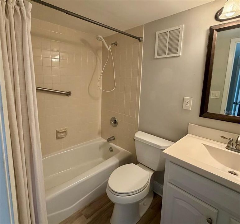 For Sale: $499,000 (2 beds, 2 baths, 1215 Square Feet)