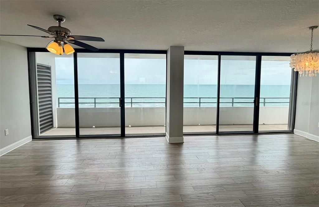 For Sale: $499,000 (2 beds, 2 baths, 1215 Square Feet)