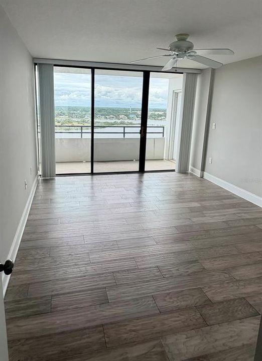 For Sale: $499,000 (2 beds, 2 baths, 1215 Square Feet)