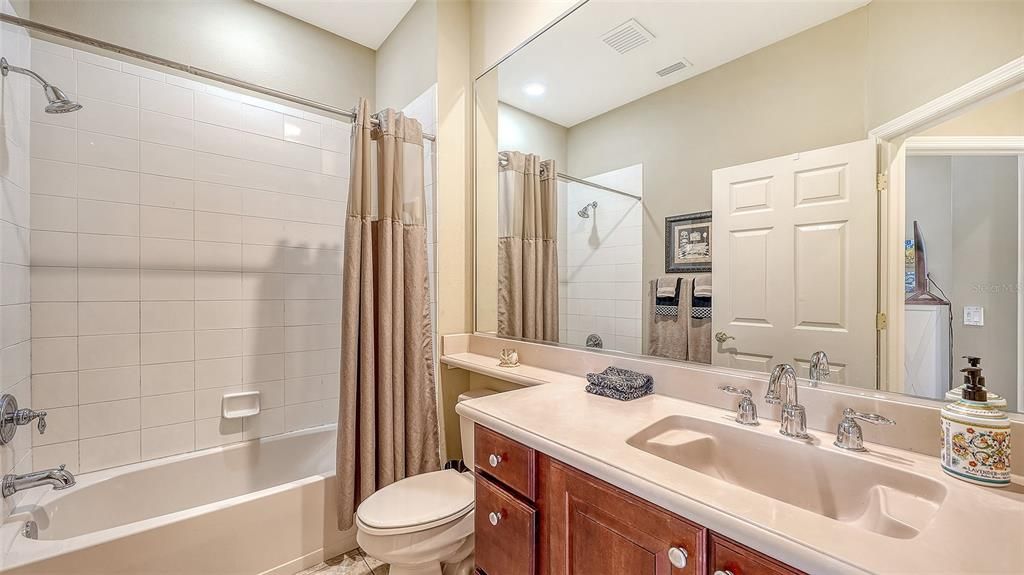 For Sale: $599,000 (3 beds, 2 baths, 2172 Square Feet)