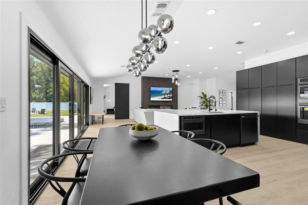 For Sale: $895,000 (4 beds, 2 baths, 2078 Square Feet)