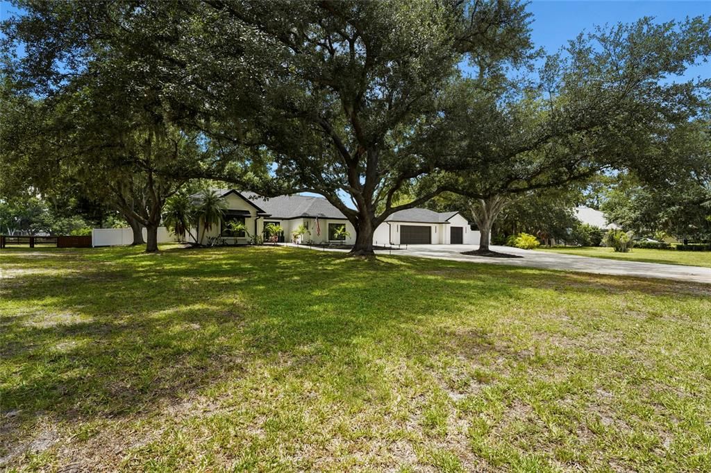 For Sale: $895,000 (4 beds, 2 baths, 2078 Square Feet)
