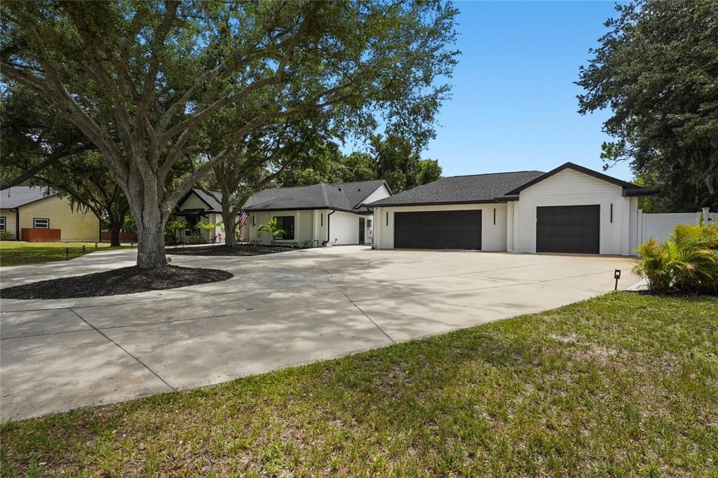For Sale: $895,000 (4 beds, 2 baths, 2078 Square Feet)