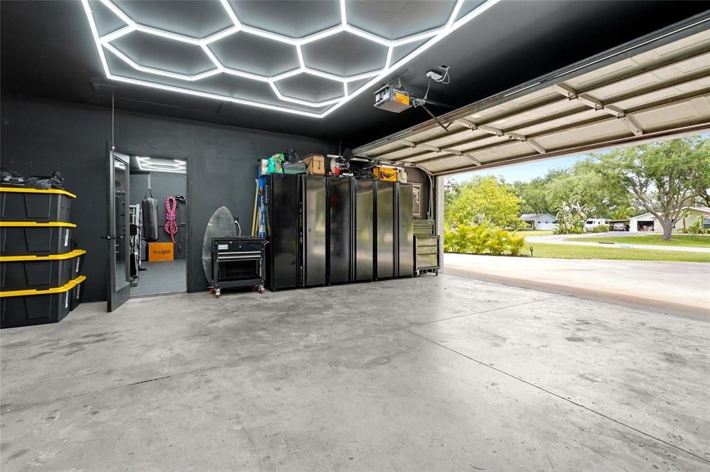 For Sale: $895,000 (4 beds, 2 baths, 2078 Square Feet)