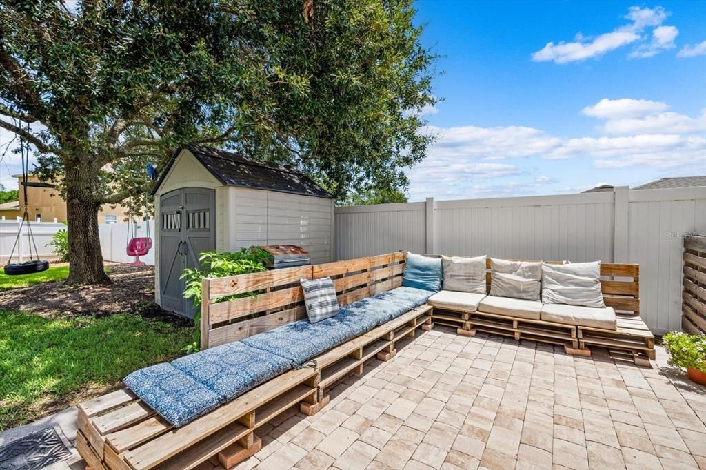 For Sale: $330,000 (4 beds, 2 baths, 1958 Square Feet)