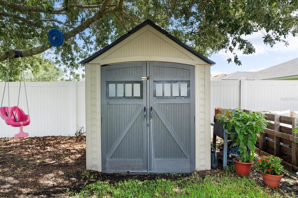 For Sale: $330,000 (4 beds, 2 baths, 1958 Square Feet)