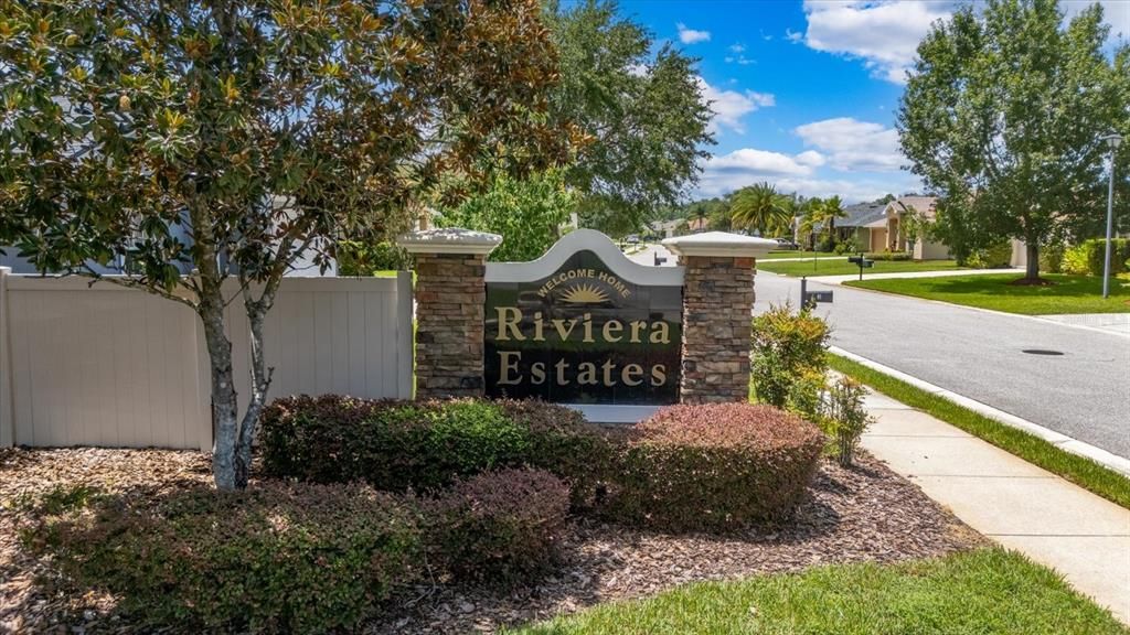 For Sale: $330,000 (4 beds, 2 baths, 1958 Square Feet)