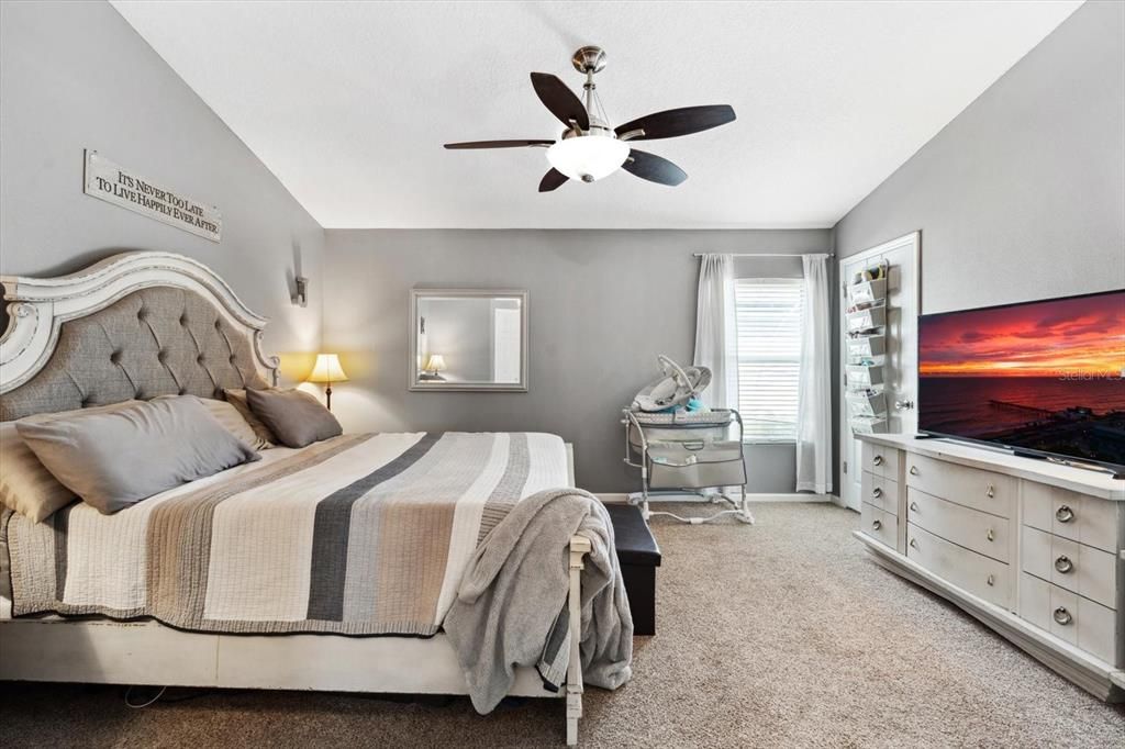 For Sale: $330,000 (4 beds, 2 baths, 1958 Square Feet)
